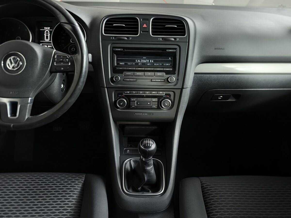 Купить Volkswagen Golf с пробегом. Фото: #10