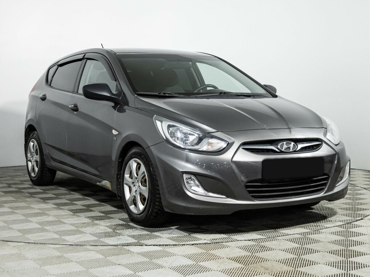 Купить Hyundai Solaris с пробегом. Фото: #2