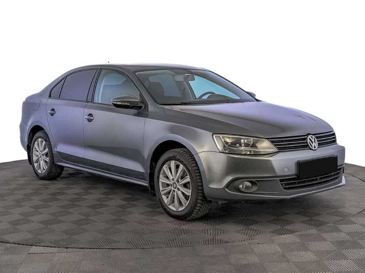 Купить Volkswagen Jetta с пробегом. Фото: #2