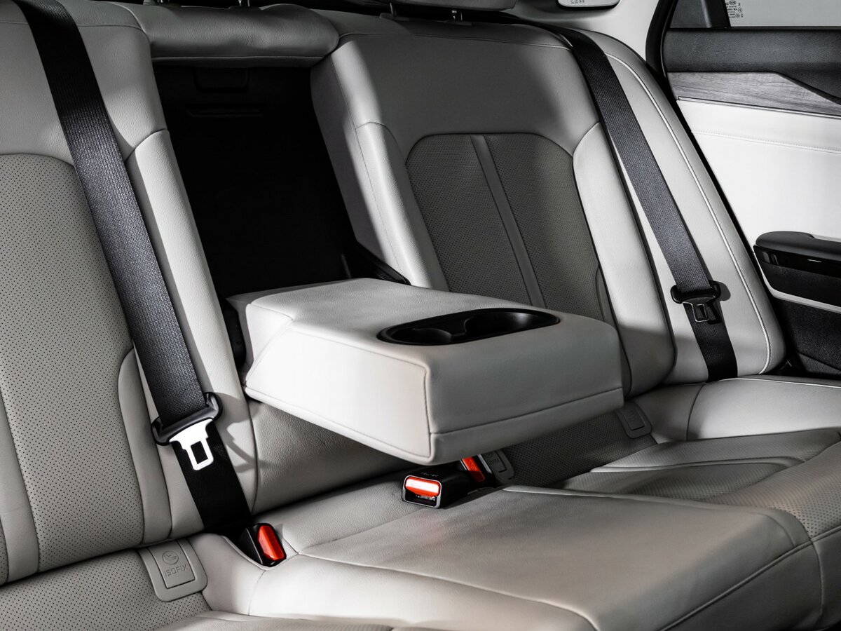 Купить Kia K5 с пробегом. Фото: #17