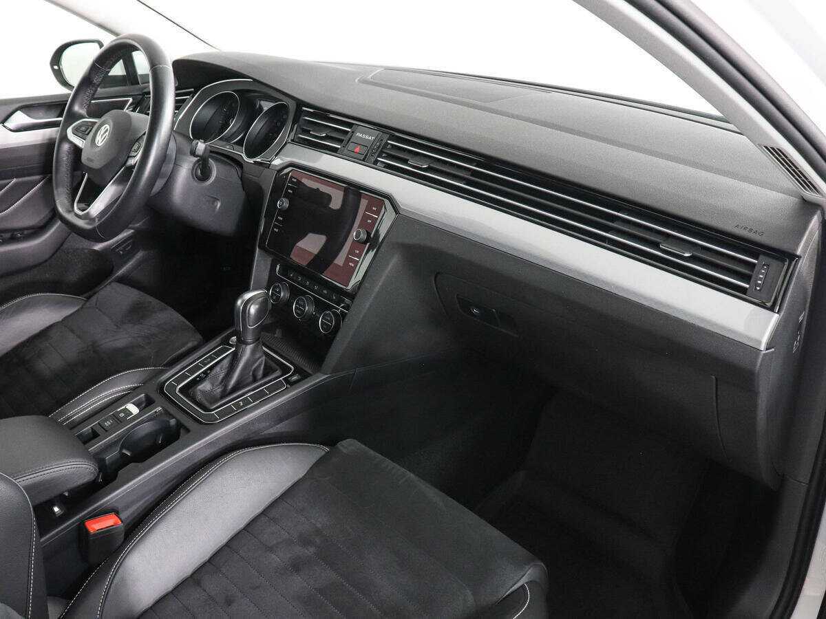Купить Volkswagen Passat с пробегом. Фото: #9
