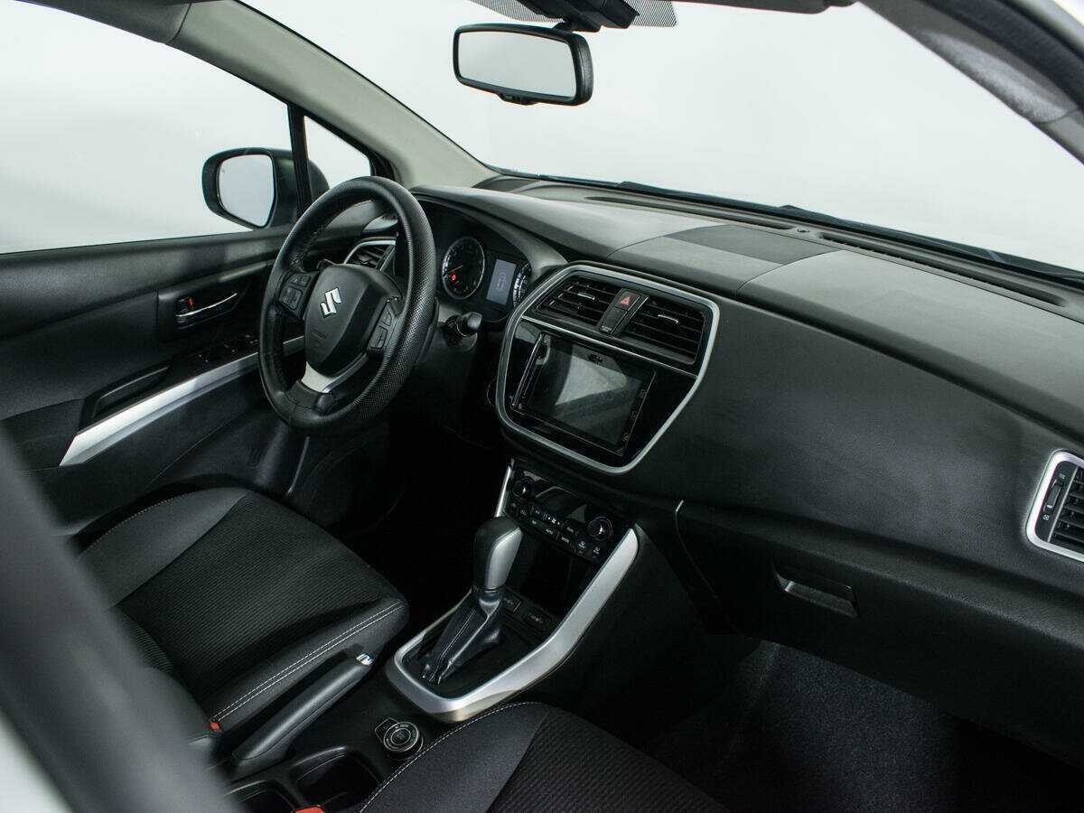 Купить Suzuki SX4 с пробегом. Фото: #8