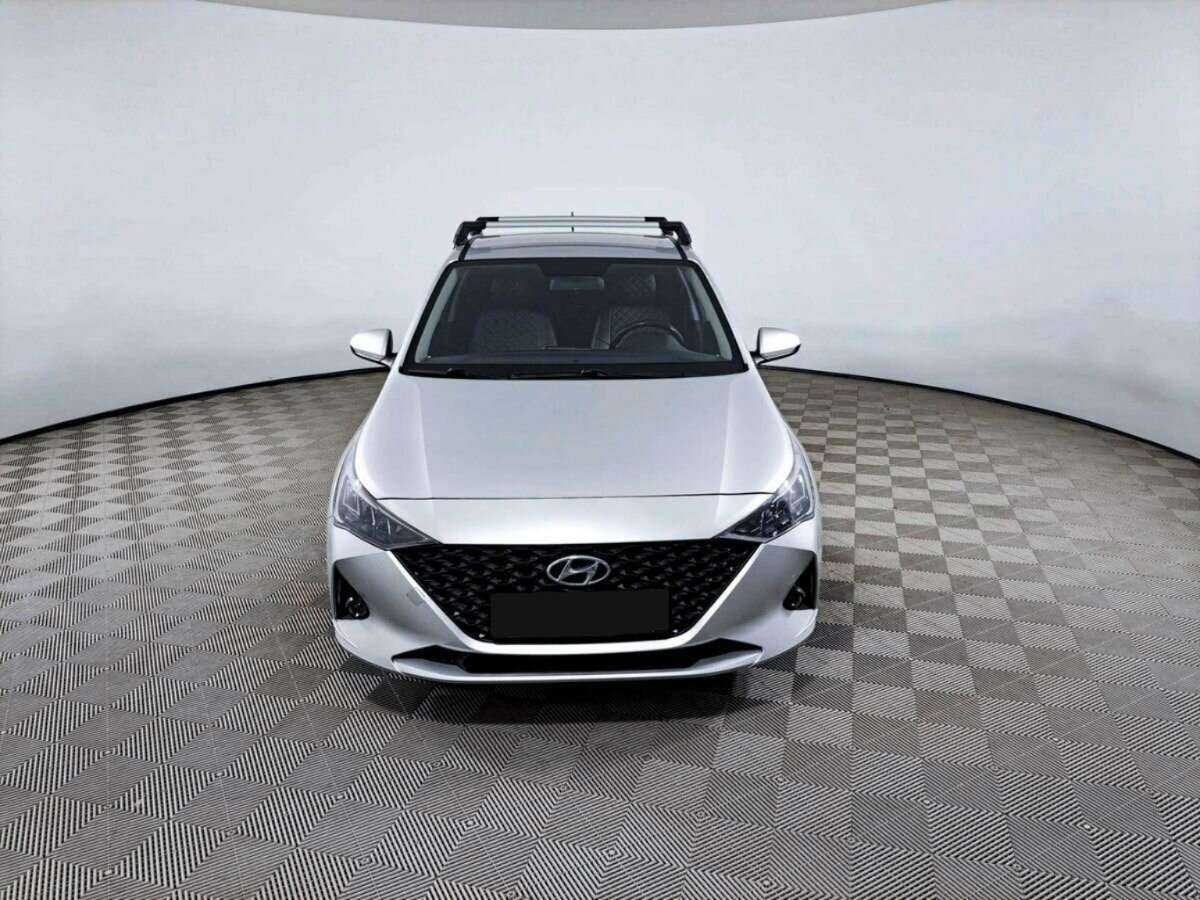 Купить Hyundai Solaris с пробегом. Фото: #1