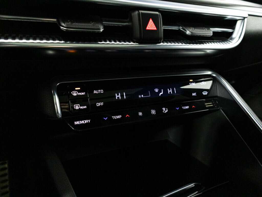 Купить Kia K5 с пробегом. Фото: #17