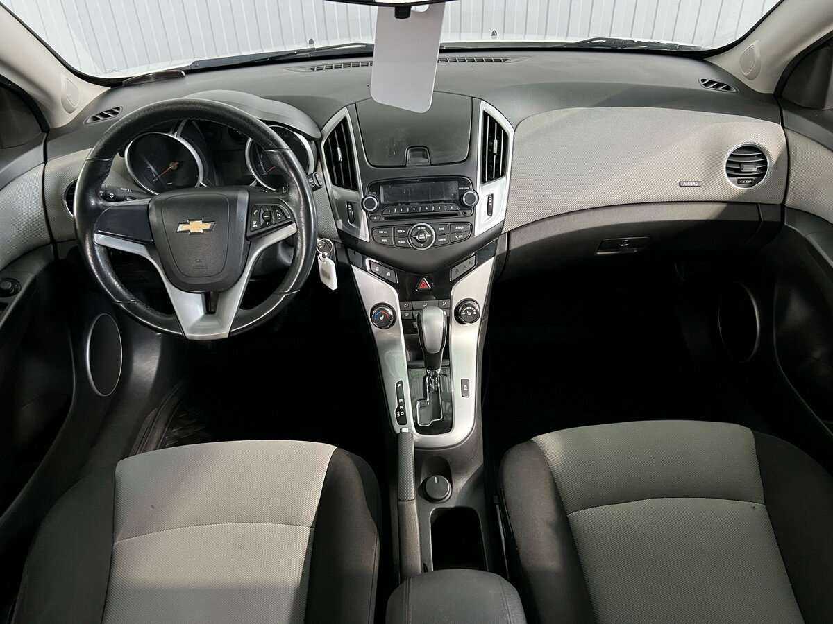 Купить Chevrolet Cruze с пробегом. Фото: #12