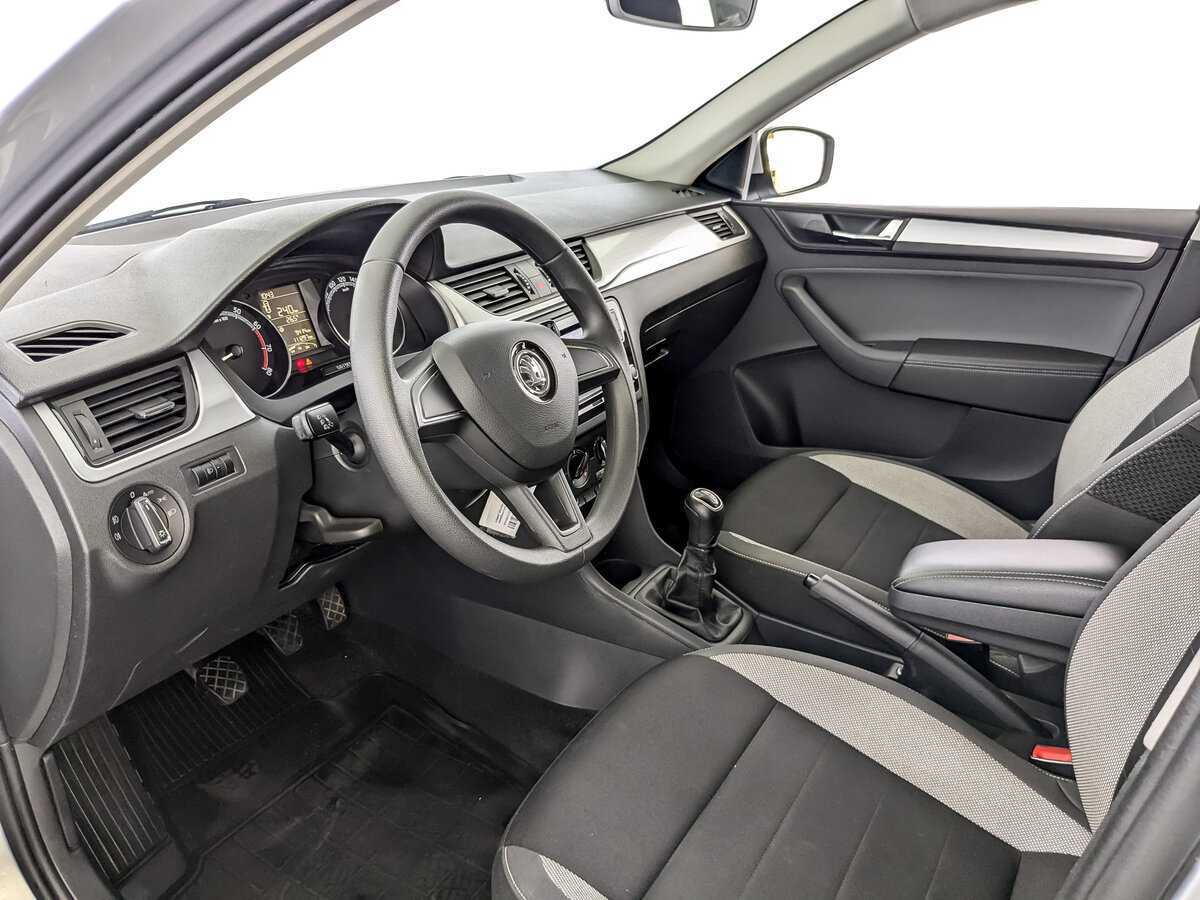 Купить Skoda Rapid с пробегом. Фото: #13