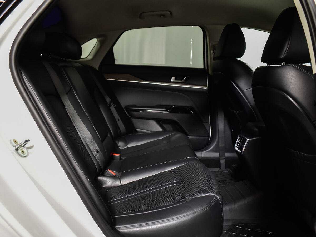 Купить Kia K5 с пробегом. Фото: #9