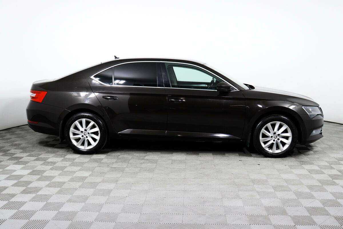 Купить Skoda Superb с пробегом. Фото: #3