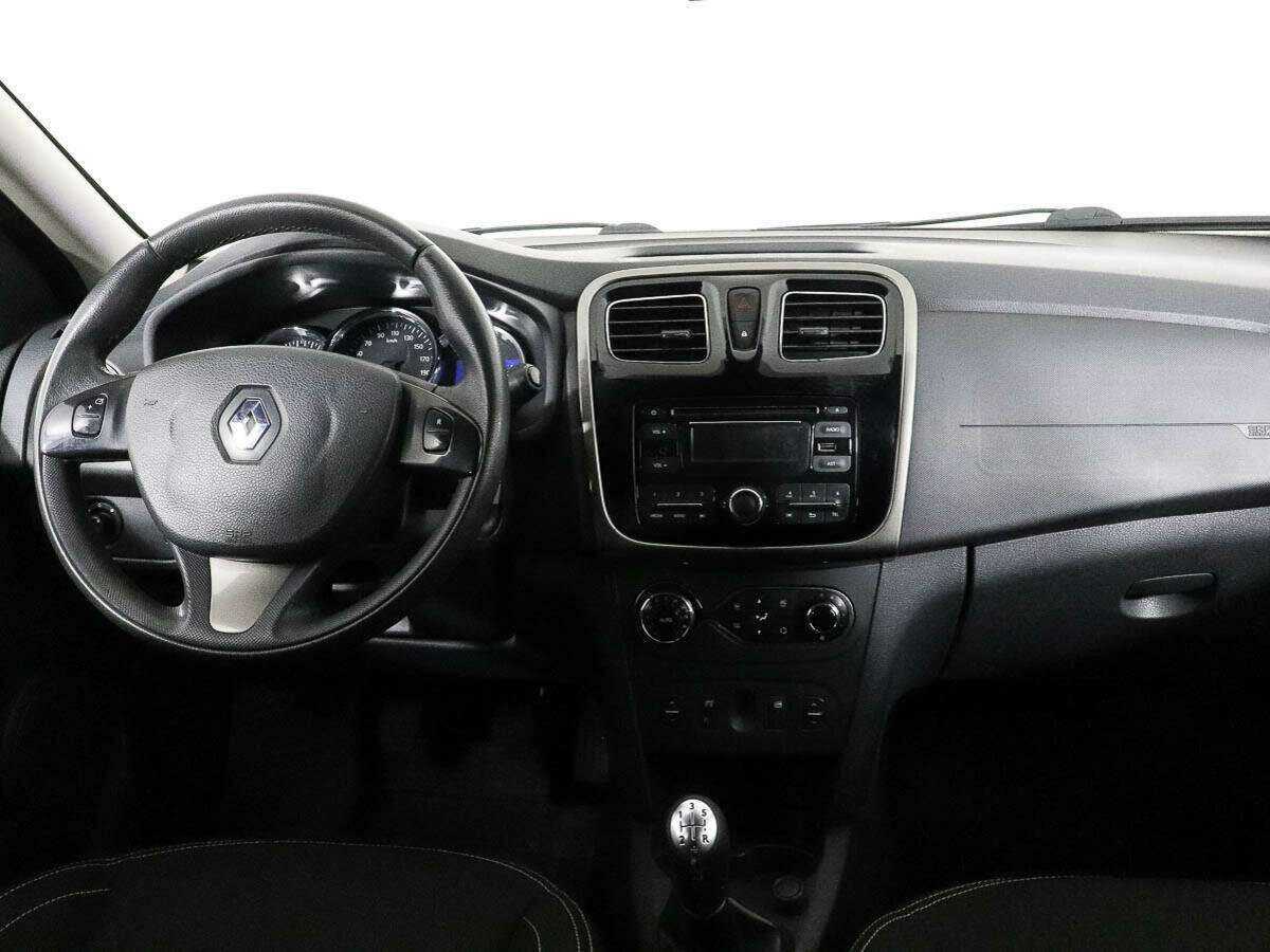 Купить Renault Sandero с пробегом. Фото: #9