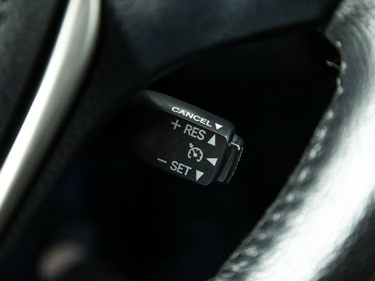 Купить Toyota RAV4 с пробегом. Фото: #17