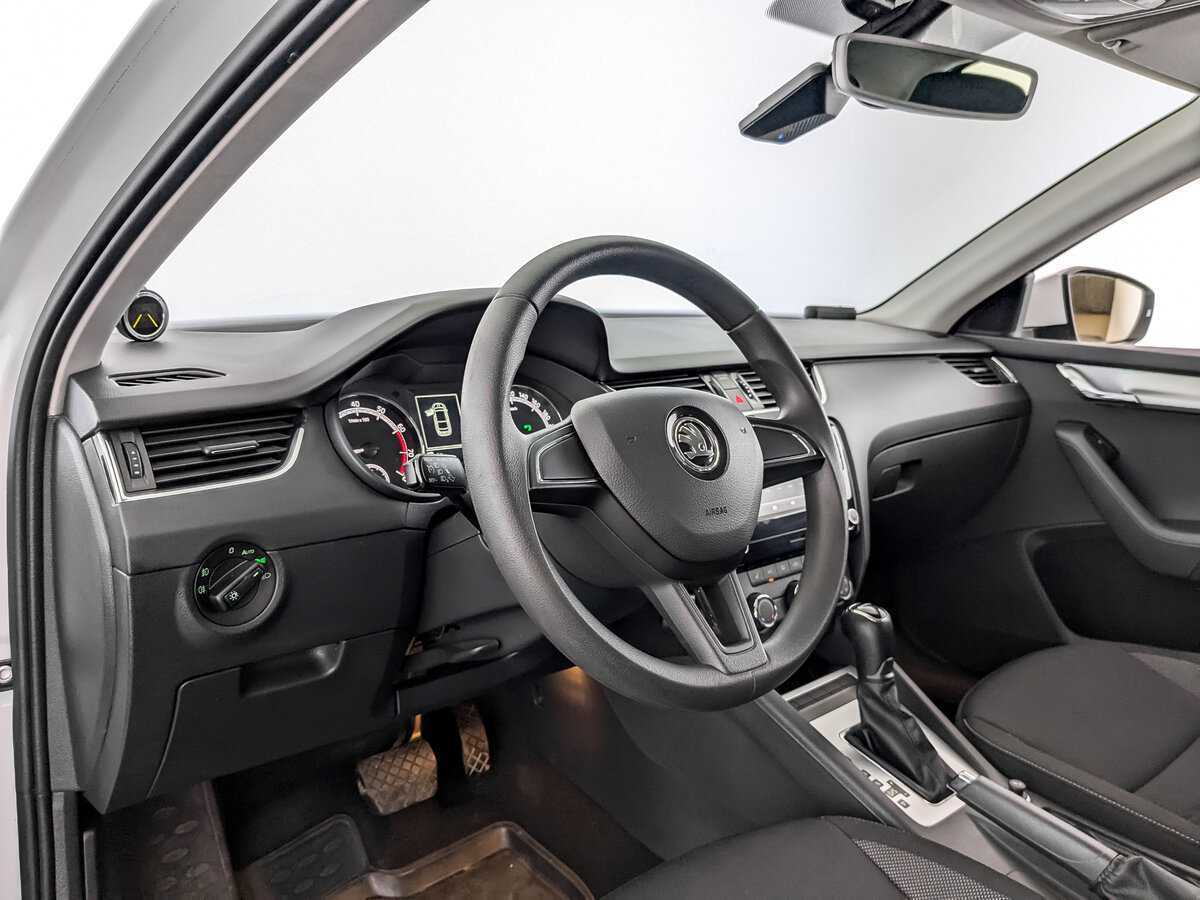 Купить Skoda Octavia с пробегом. Фото: #15