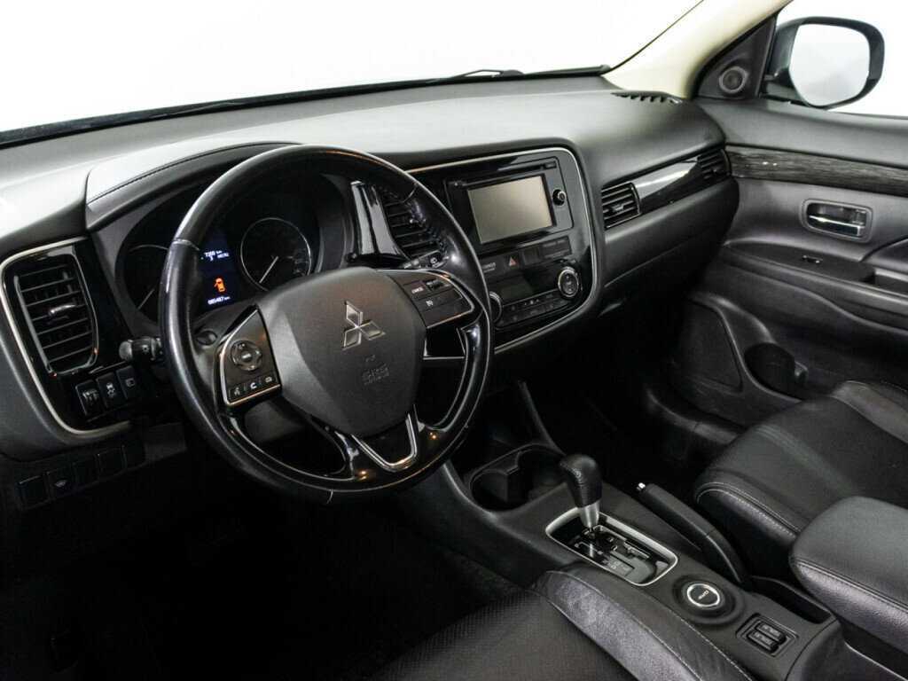 Купить Mitsubishi Outlander с пробегом. Фото: #10
