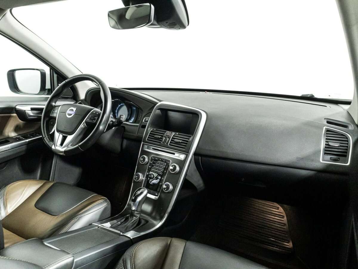 Купить Volvo XC60 с пробегом. Фото: #9