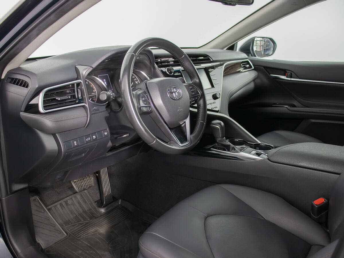 Купить Toyota Camry с пробегом. Фото: #11