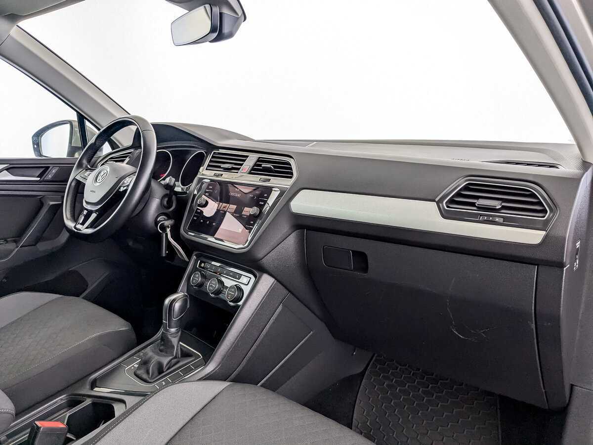 Купить Volkswagen Tiguan с пробегом. Фото: #8