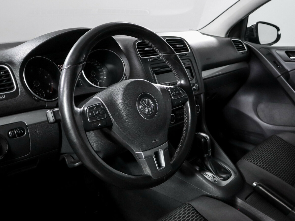 Купить Volkswagen Golf с пробегом. Фото: #10