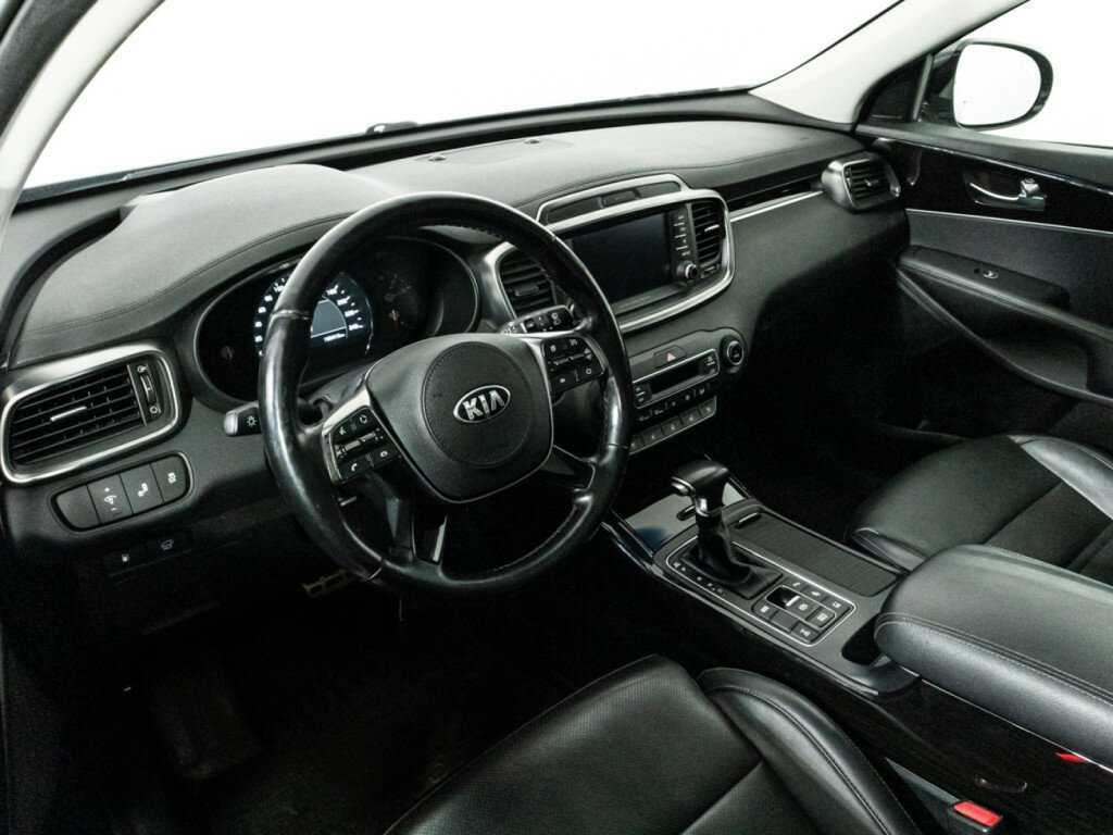 Купить Kia Sorento с пробегом. Фото: #10