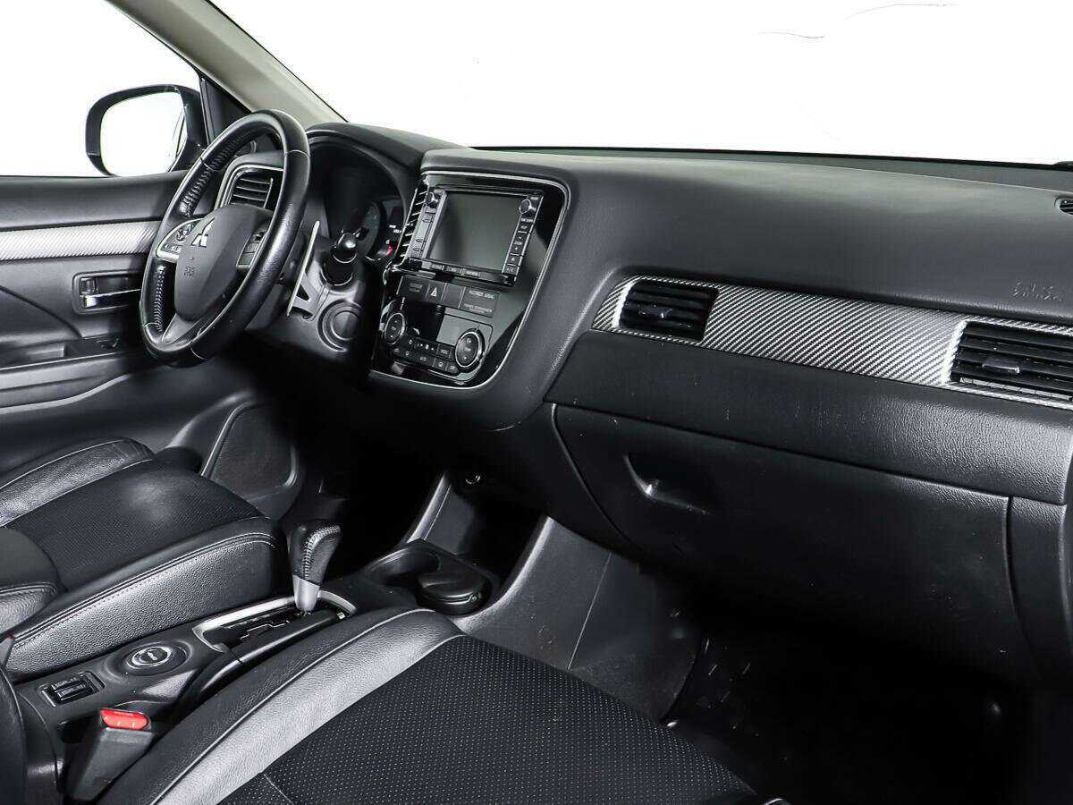 Купить Mitsubishi Outlander с пробегом. Фото: #9
