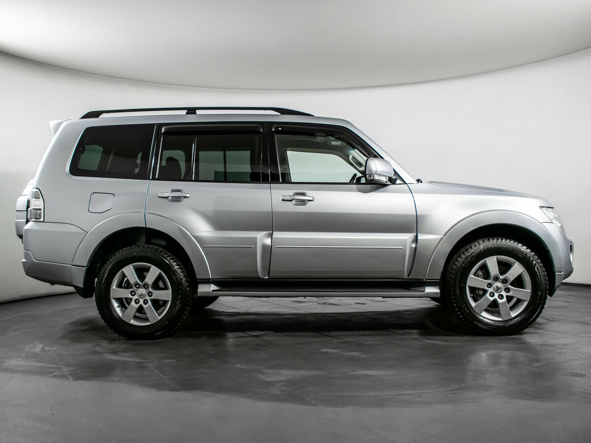 Купить Mitsubishi Pajero с пробегом. Фото: #3