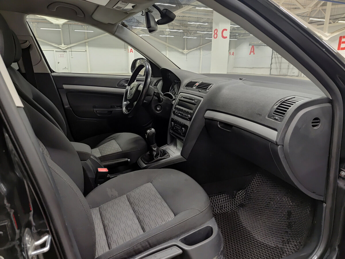 Купить Skoda Octavia с пробегом. Фото: #9