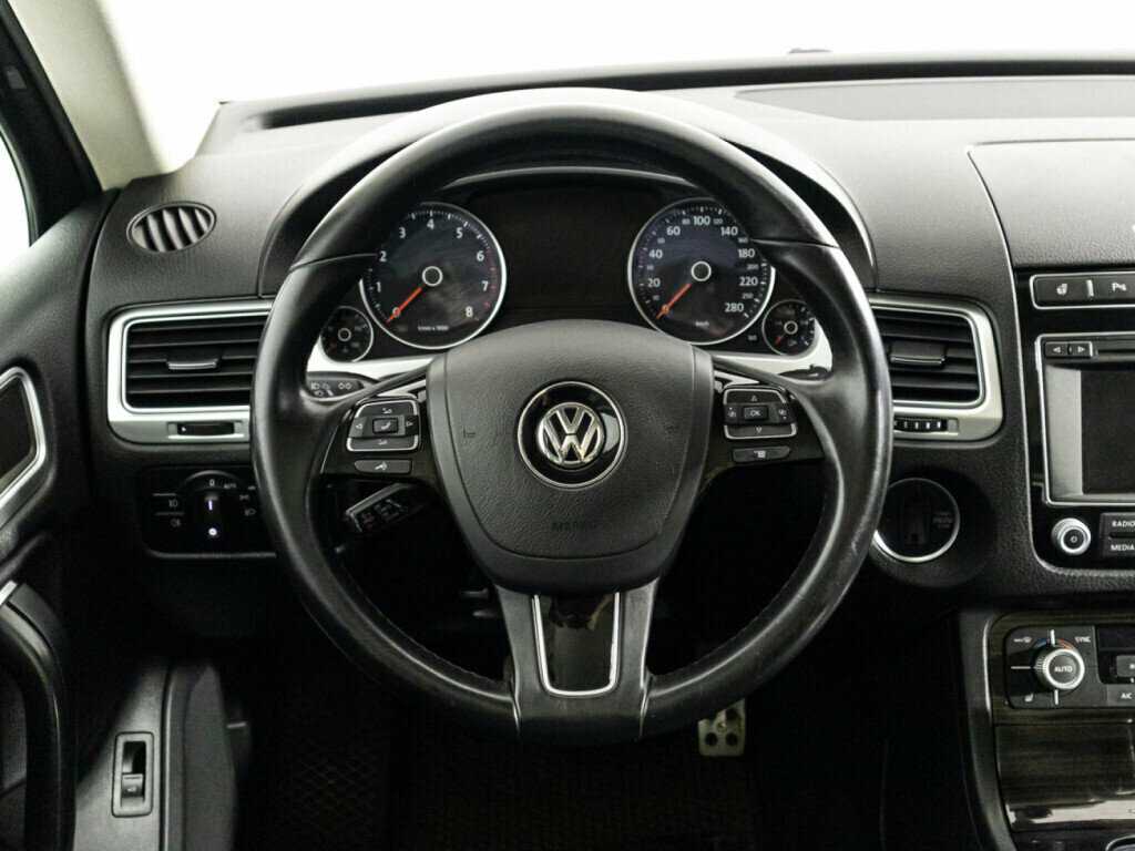 Купить Volkswagen Touareg с пробегом. Фото: #20