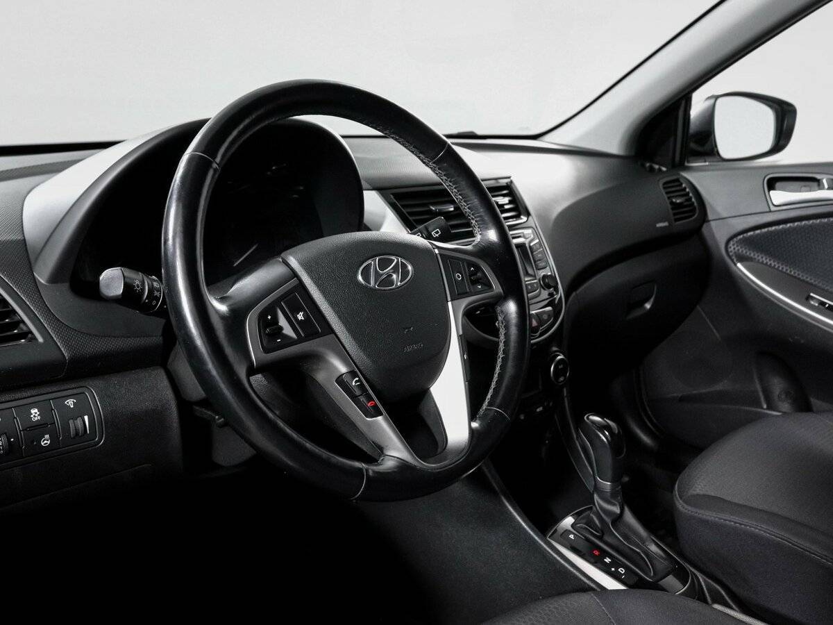 Купить Hyundai Solaris с пробегом. Фото: #9