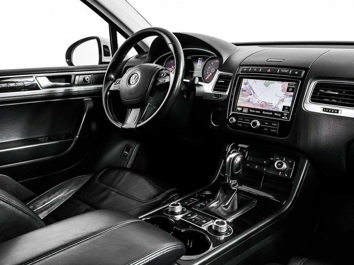 Купить Volkswagen Touareg с пробегом. Фото: #8