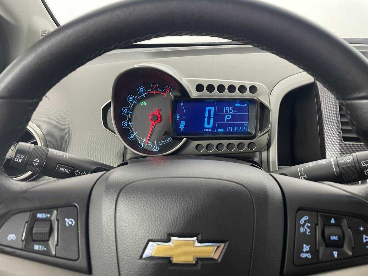 Купить Chevrolet Aveo с пробегом. Фото: #9