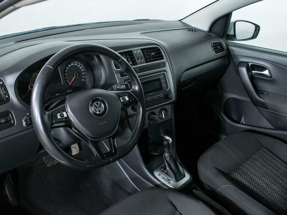Купить Volkswagen Polo с пробегом. Фото: #12
