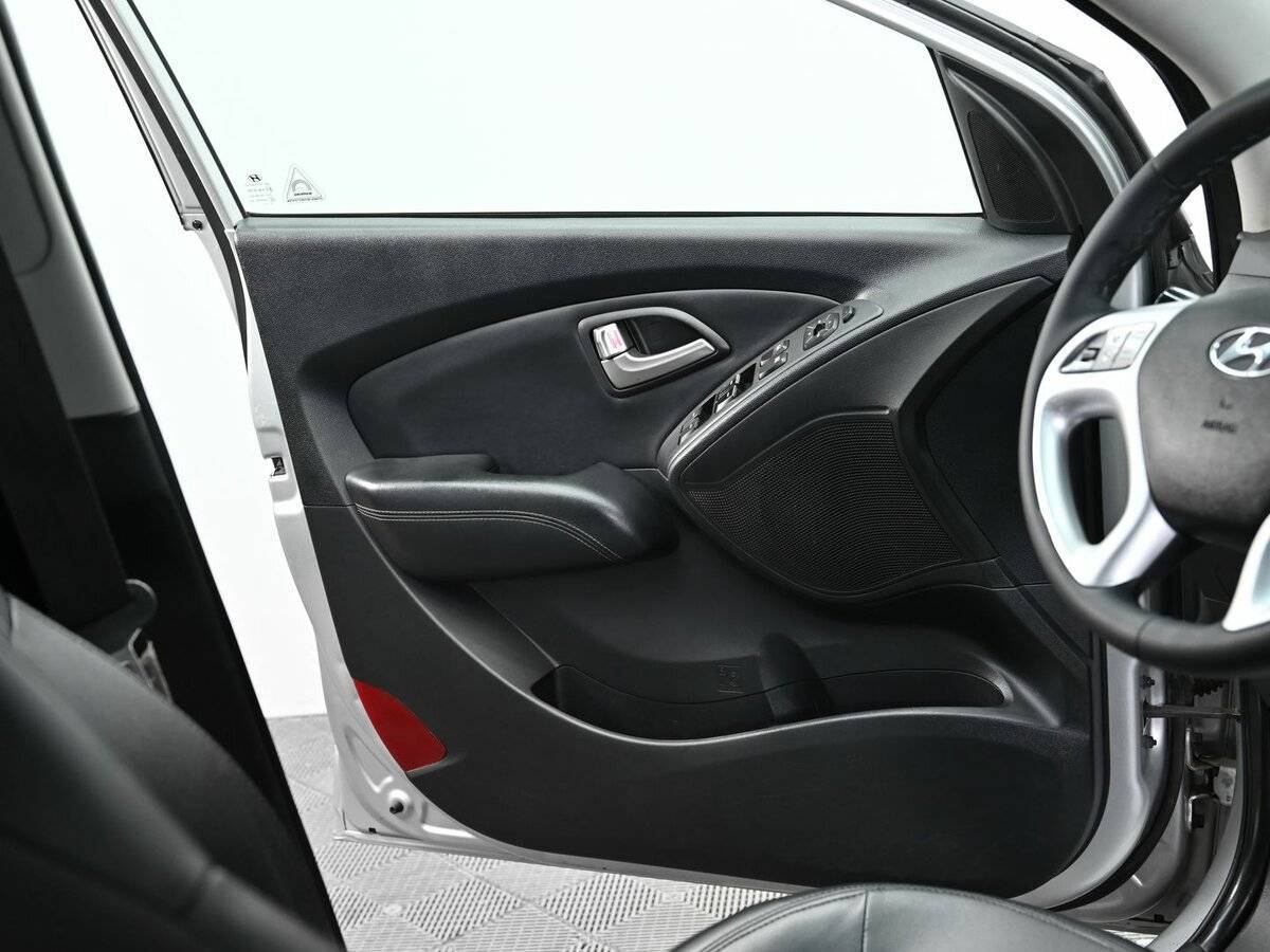 Купить Hyundai ix35 с пробегом. Фото: #5