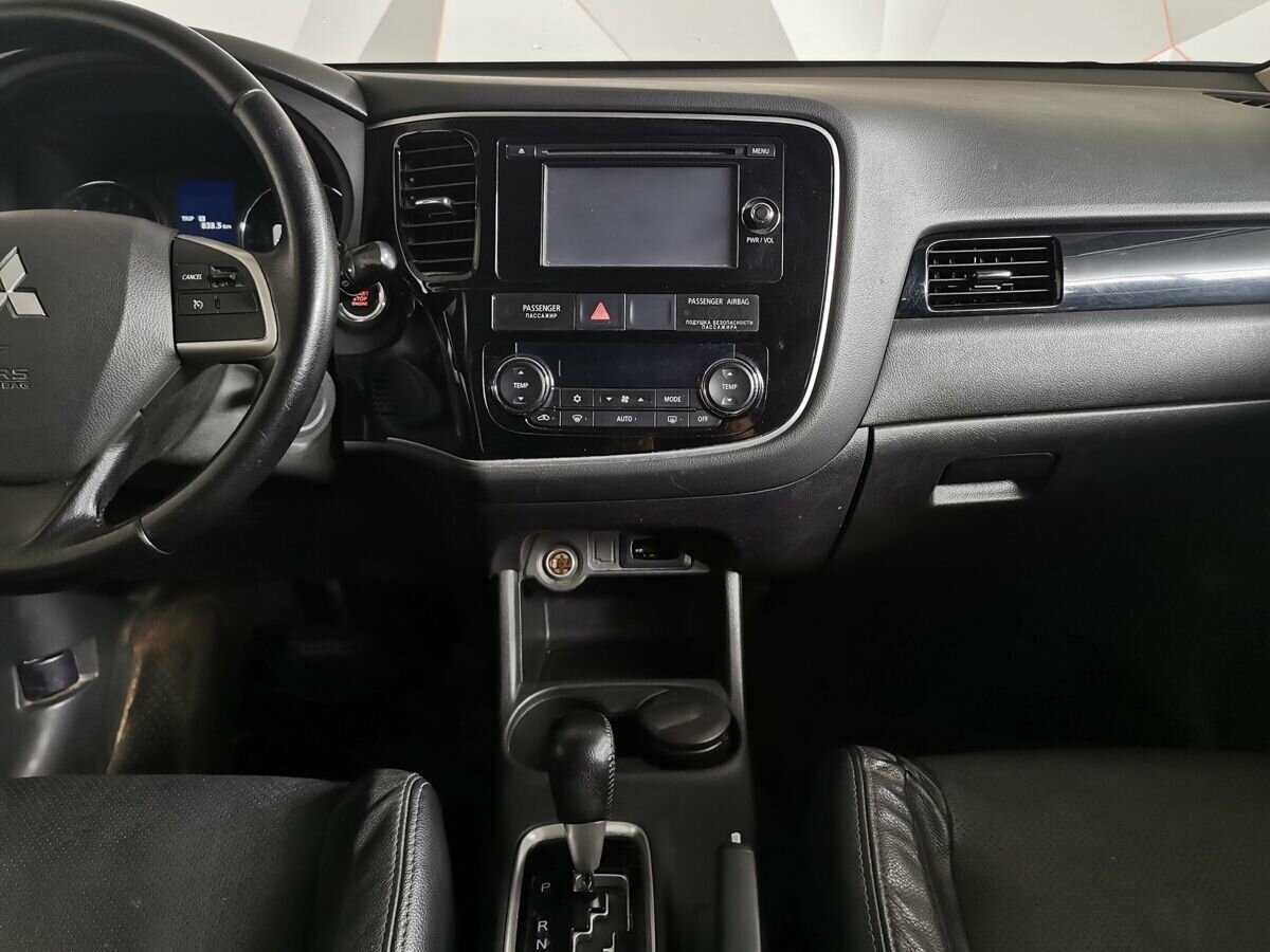 Купить Mitsubishi Outlander с пробегом. Фото: #10