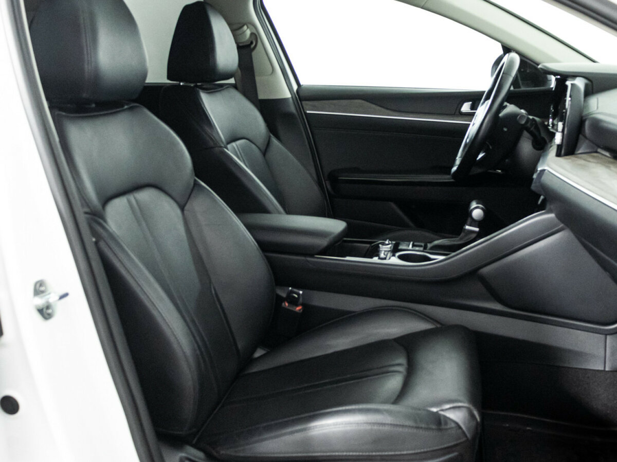 Купить Kia K5 с пробегом. Фото: #13