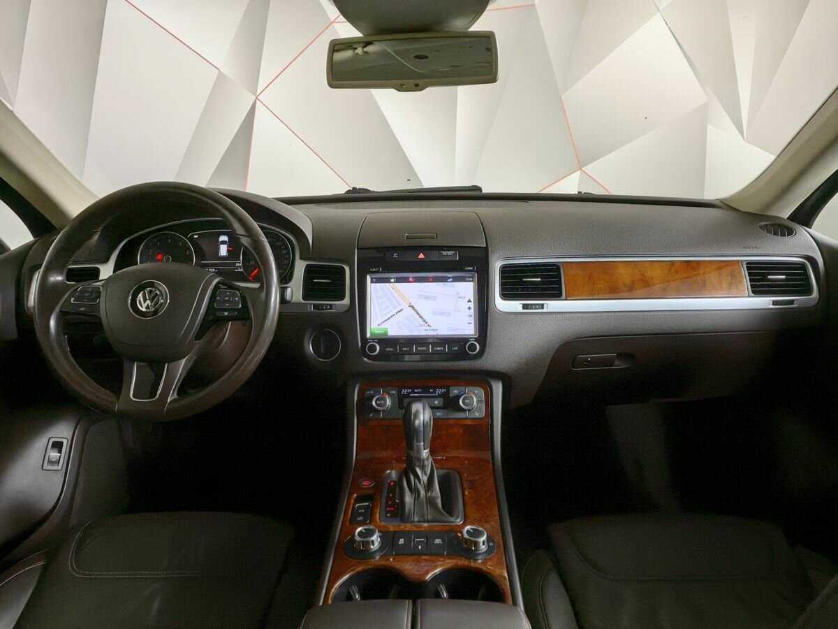 Купить Volkswagen Touareg с пробегом. Фото: #9