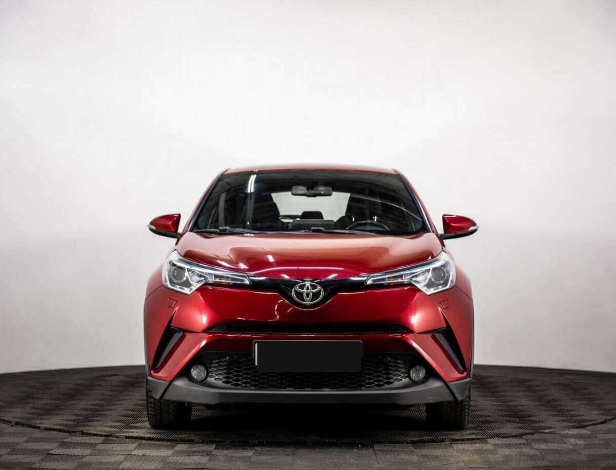 Купить Toyota C-HR с пробегом. Посмотреть фото