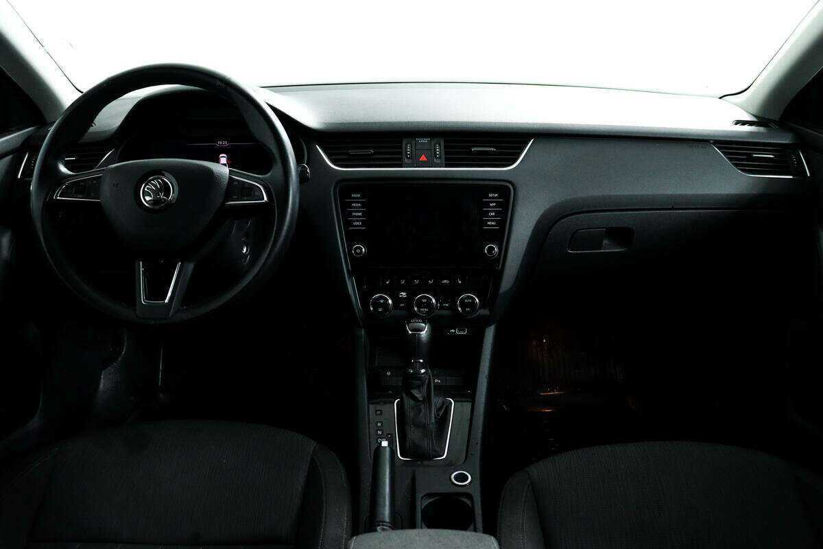 Купить Skoda Octavia с пробегом. Фото: #10