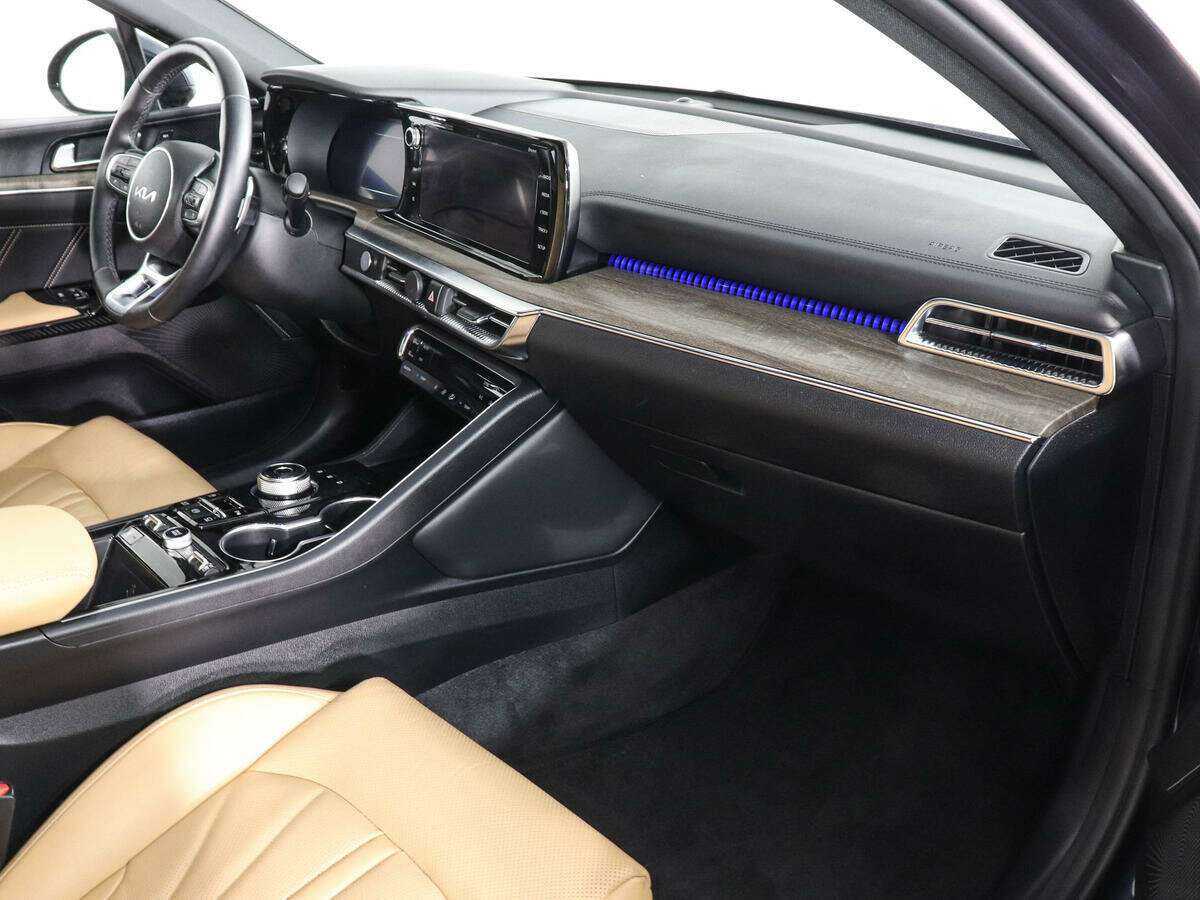 Купить Kia K5 с пробегом. Фото: #9