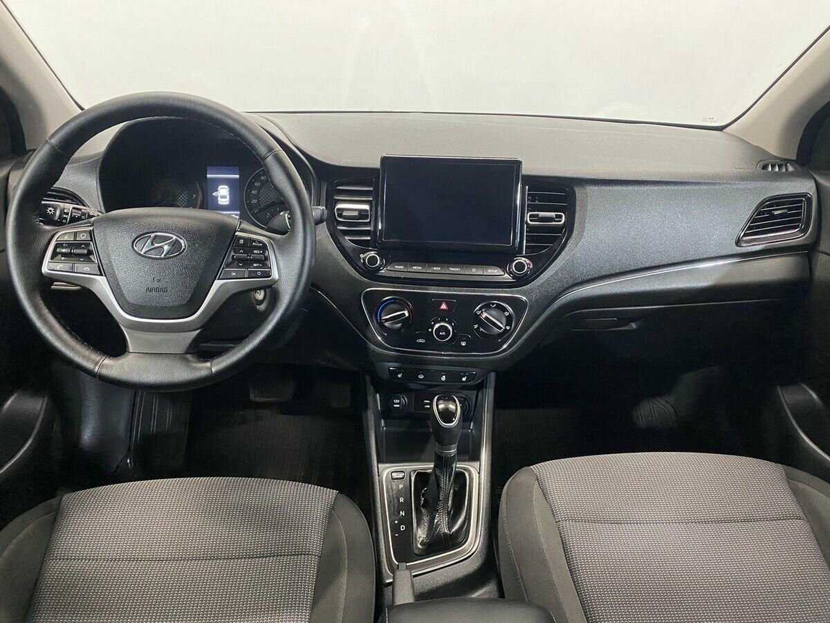 Купить Hyundai Solaris с пробегом. Фото: #8