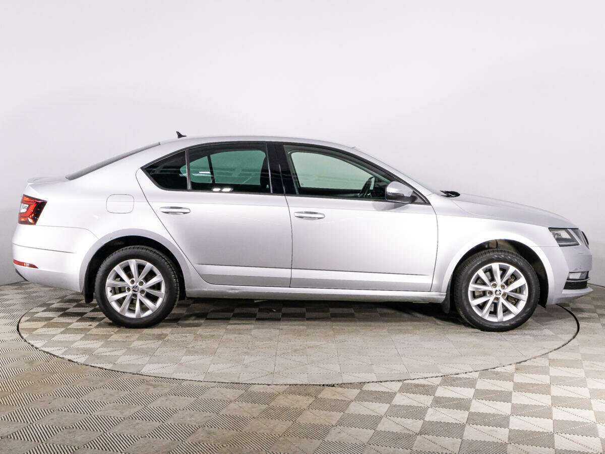 Купить Skoda Octavia с пробегом. Фото: #3