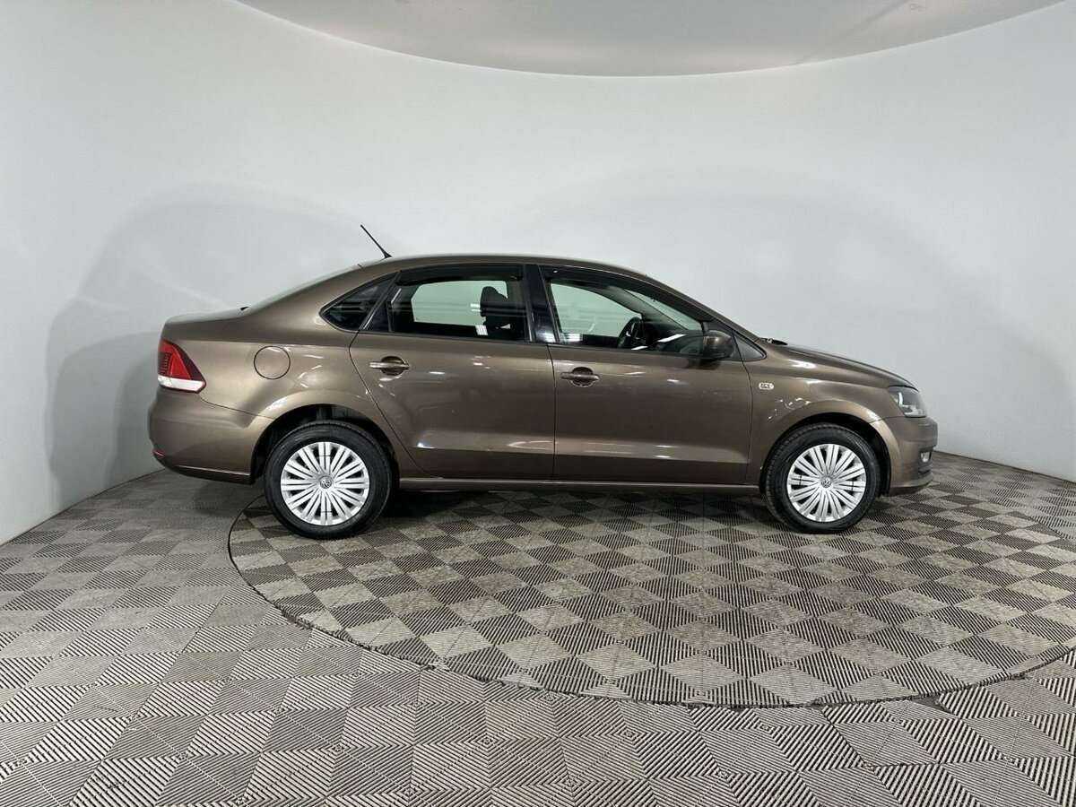 Купить Volkswagen Polo с пробегом. Фото: #3