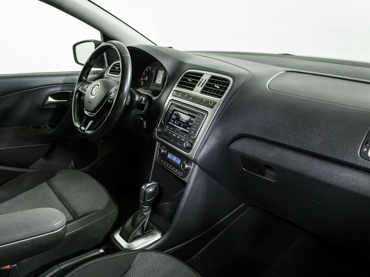 Купить Volkswagen Polo с пробегом. Фото: #6