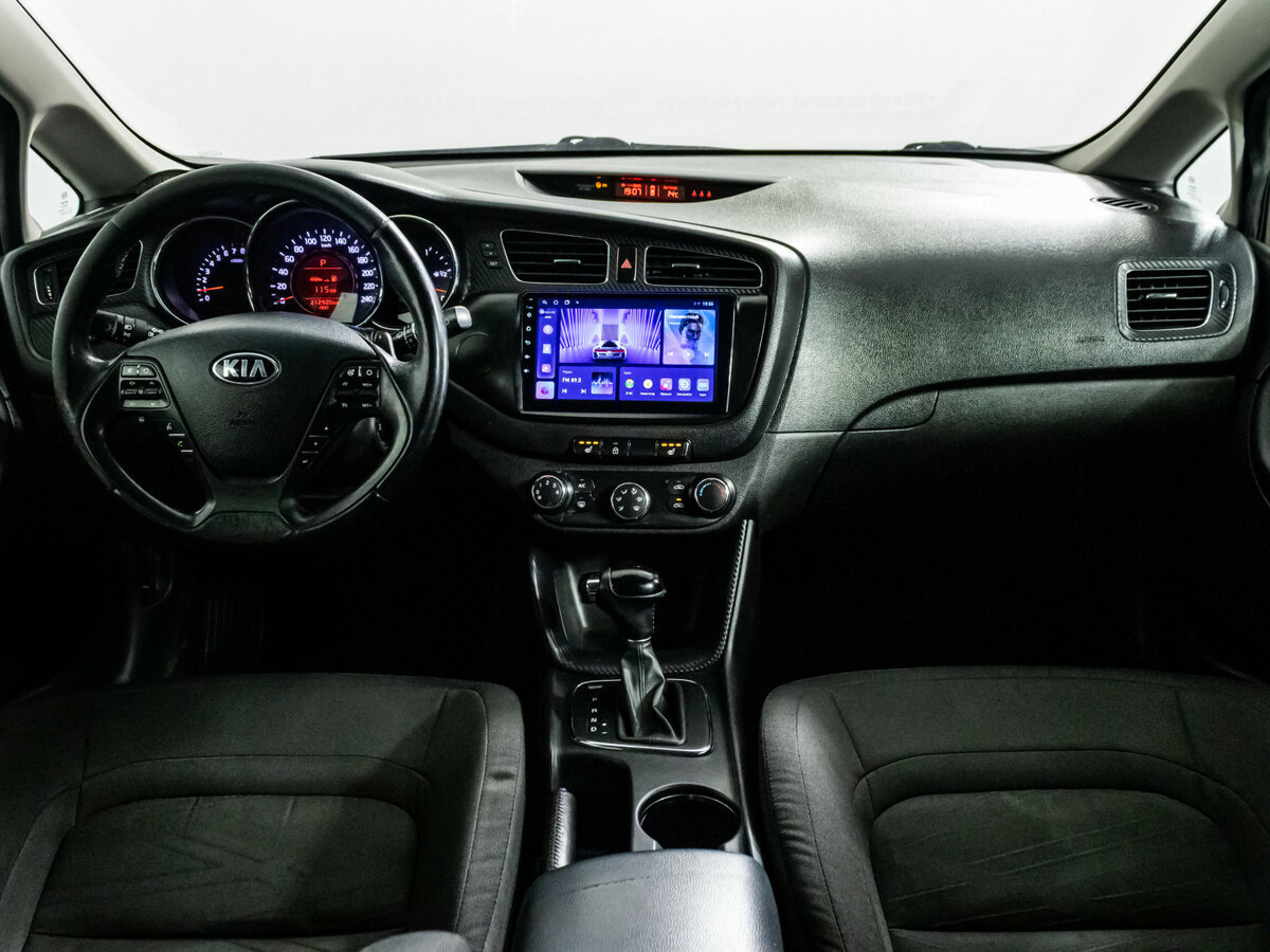 Купить Kia Ceed с пробегом. Фото: #10