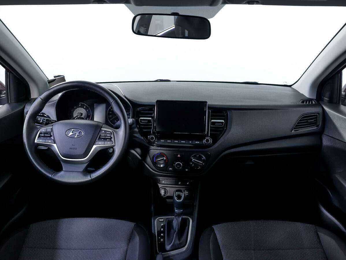 Купить Hyundai Solaris с пробегом. Фото: #9