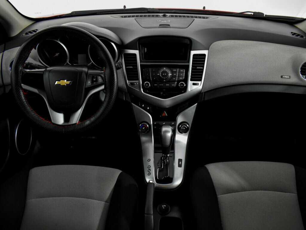 Купить Chevrolet Cruze с пробегом. Фото: #9
