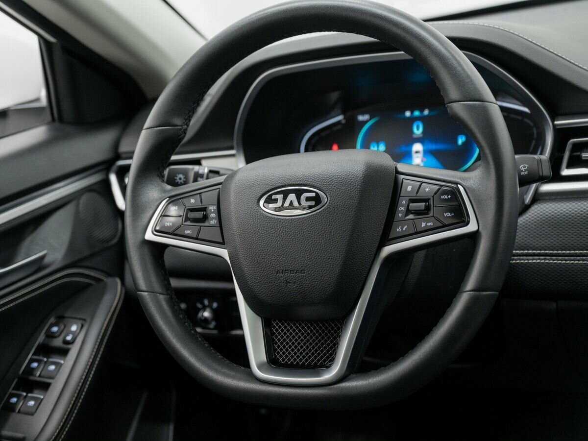 Купить JAC J7 с пробегом. Фото: #10