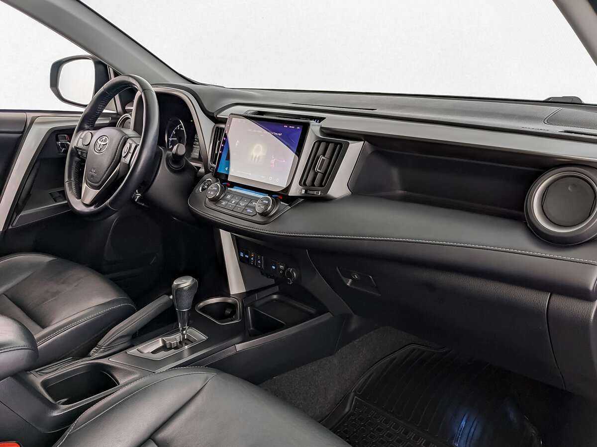Купить Toyota RAV4 с пробегом. Фото: #8