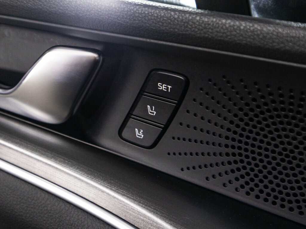 Купить Kia K5 с пробегом. Фото: #23