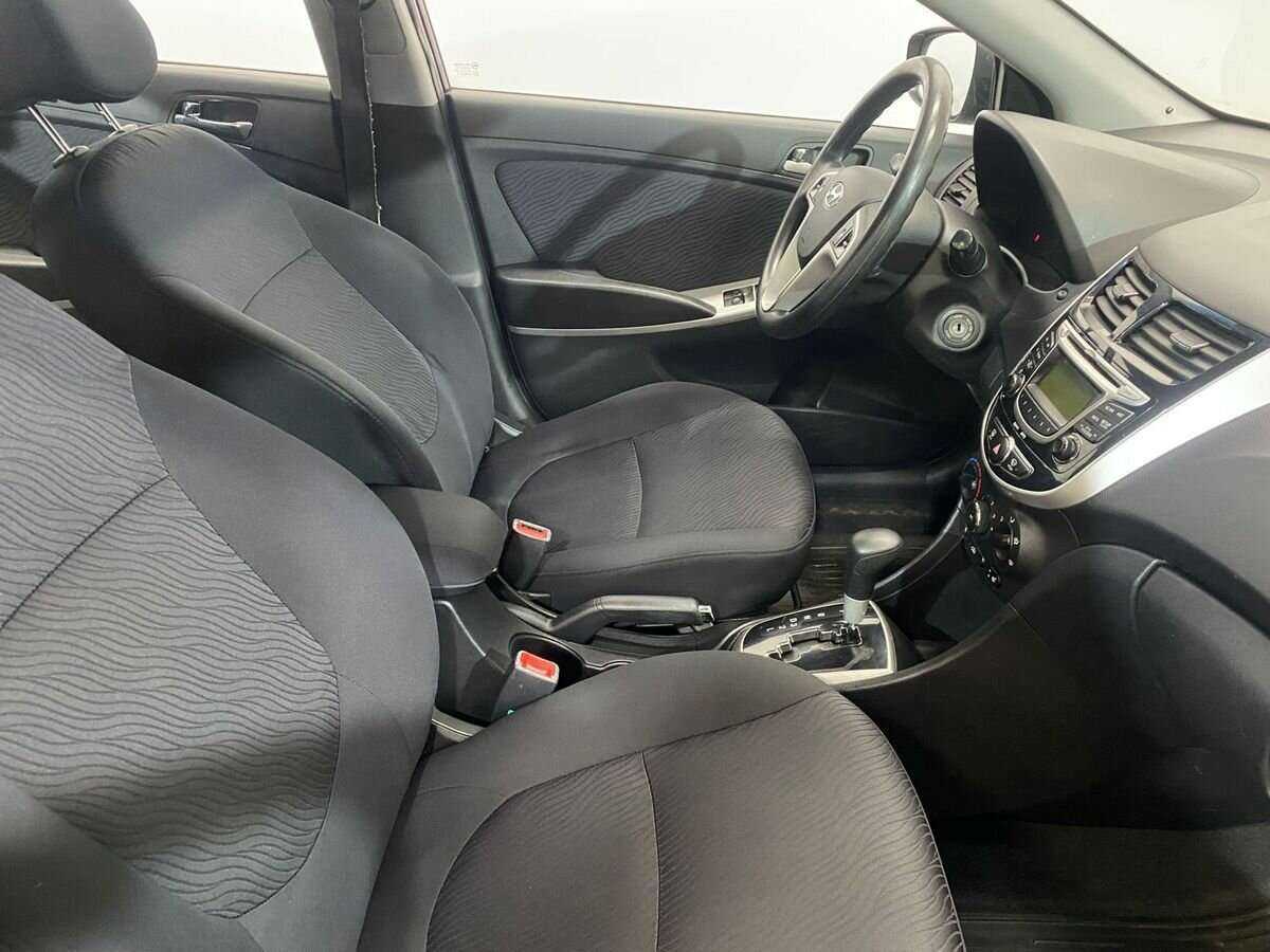 Купить Hyundai Solaris с пробегом. Фото: #9