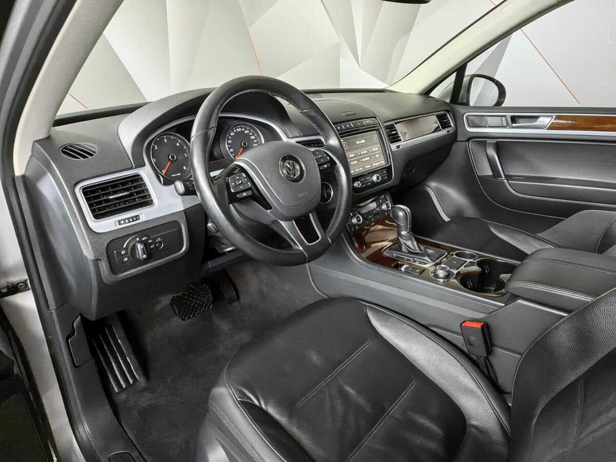 Купить Volkswagen Touareg с пробегом. Фото: #13