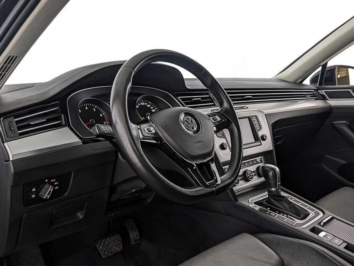 Купить Volkswagen Passat с пробегом. Фото: #15