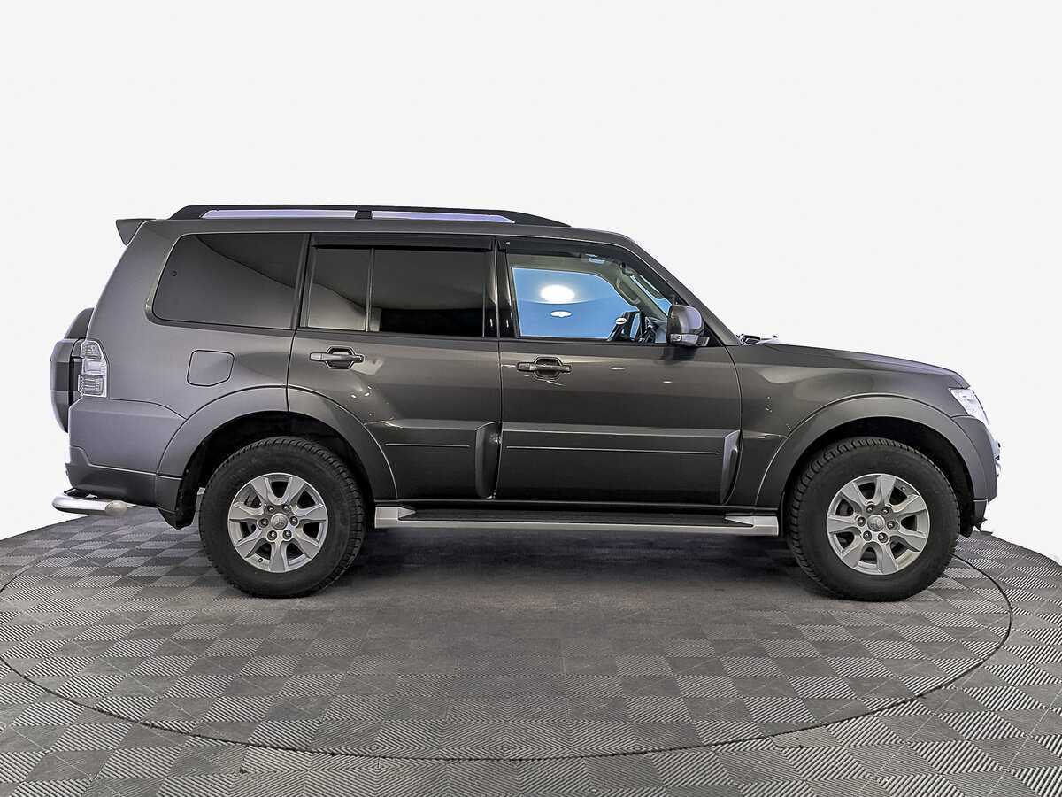 Купить Mitsubishi Pajero с пробегом. Фото: #3